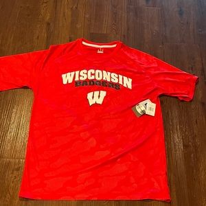 Brand new Champion Wisconsin Badgers mens size L